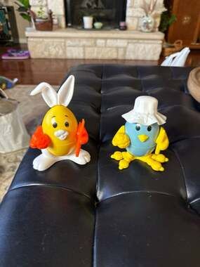 Vintage 1980s Sun Hill Plastic Easter Bunny and Chick Fillable Egg Candy Contain